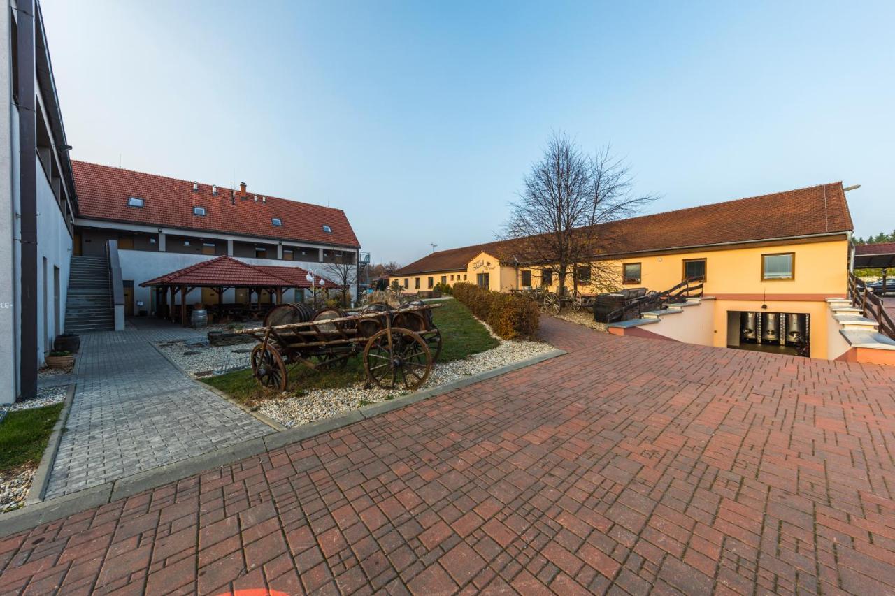 Hotel Madl Велке-Біловіце Екстер'єр фото