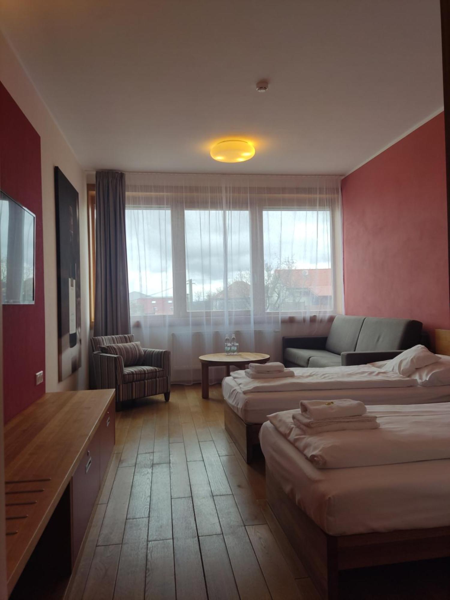 Hotel Madl Велке-Біловіце Екстер'єр фото